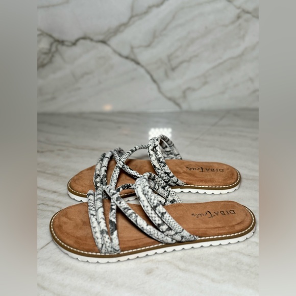 Diba True Cedar Cove Sandals subtle snakeskin NIB size 6 - Picture 8 of 16